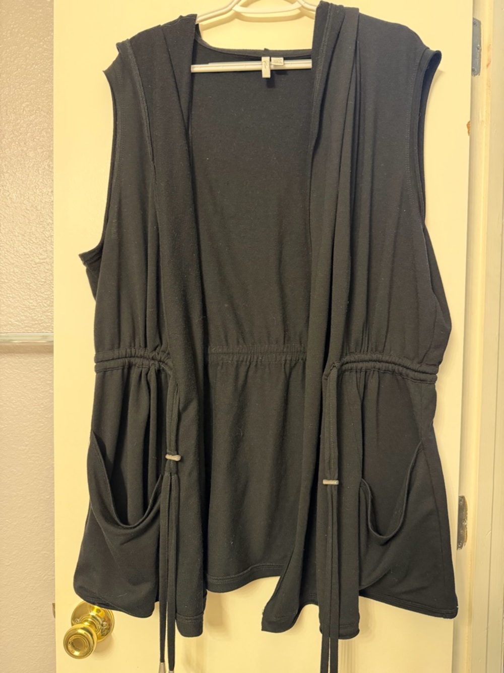 Active USA Black Sleeveless Hooded Drawstring Vest